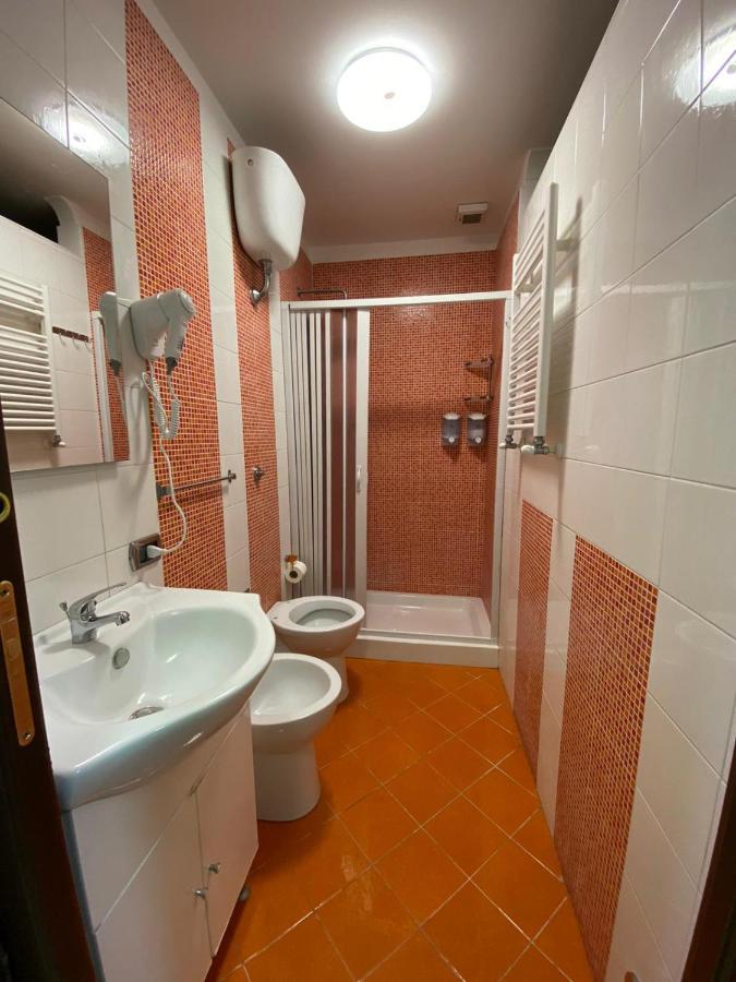 Falu Napoli Centro Camera Con Cucina E Bagno Privato Nápoles Exterior foto