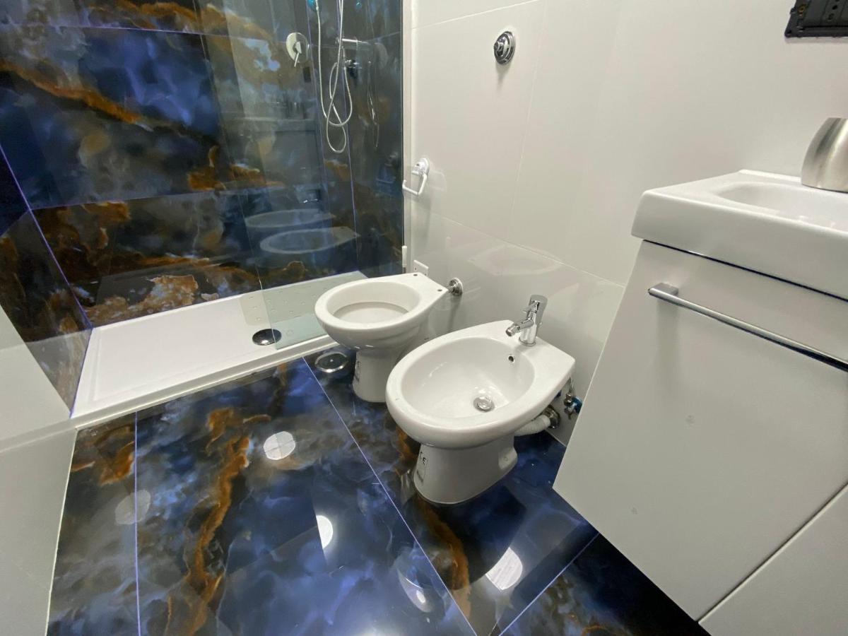 Falu Napoli Centro Camera Con Cucina E Bagno Privato Nápoles Exterior foto