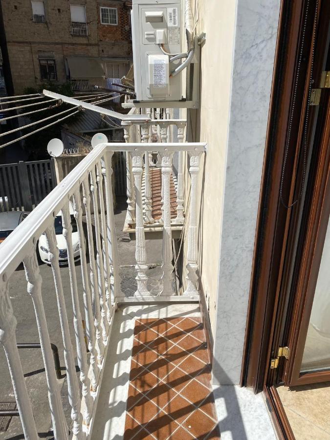 Falu Napoli Centro Camera Con Cucina E Bagno Privato Nápoles Exterior foto