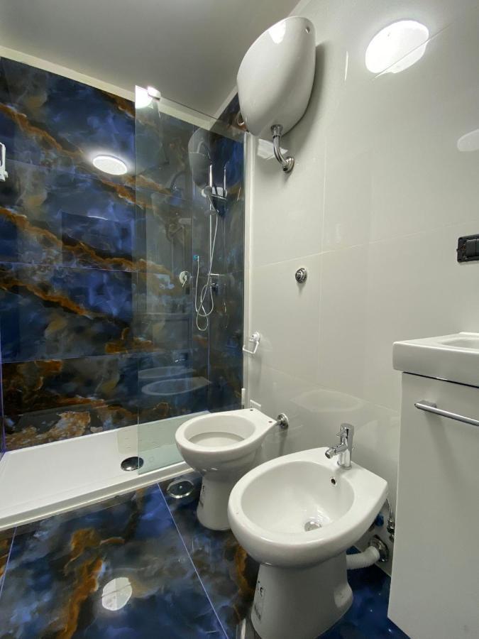 Falu Napoli Centro Camera Con Cucina E Bagno Privato Nápoles Exterior foto